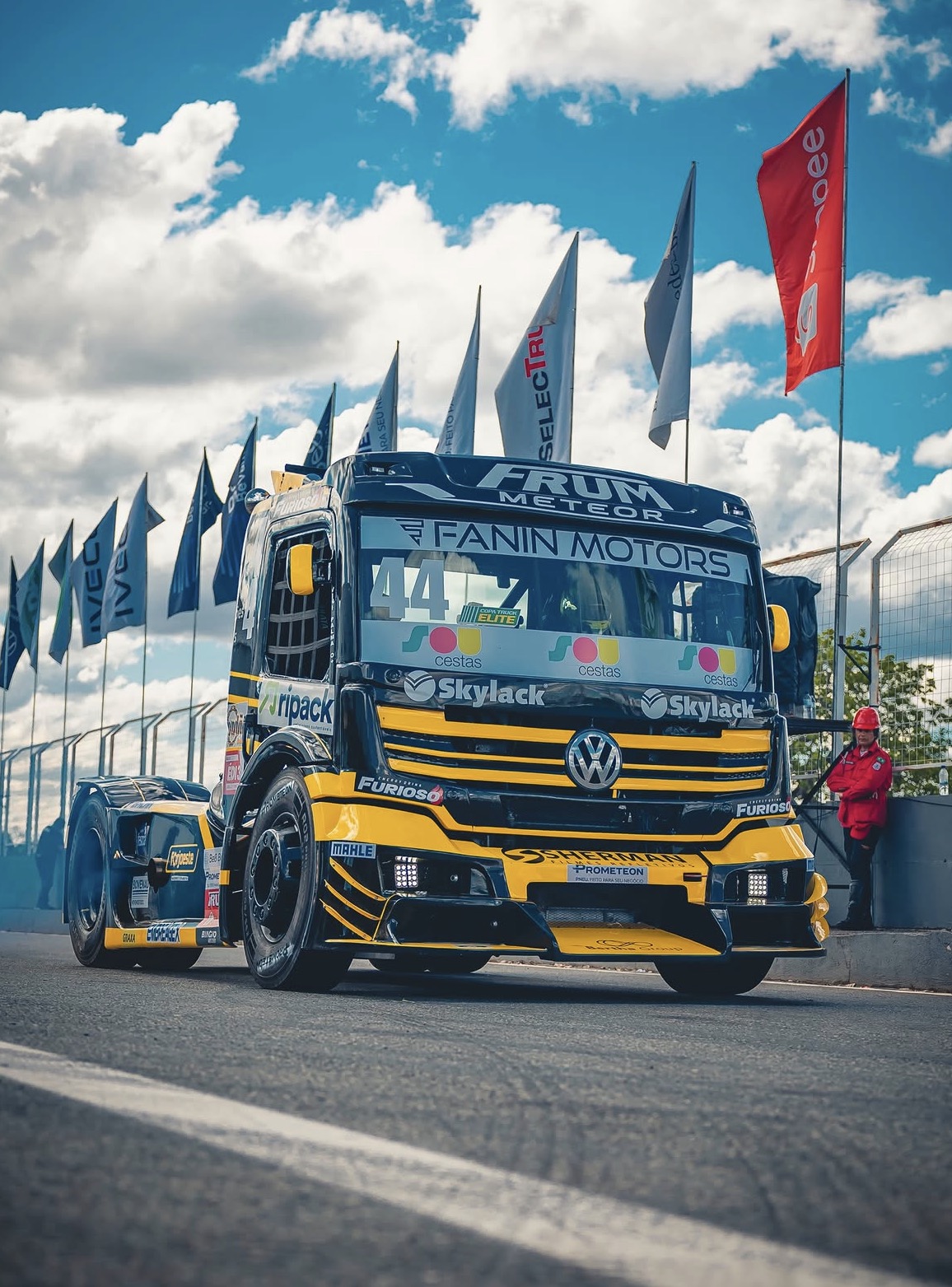 Caminhão Copa Truck SOU Cestas